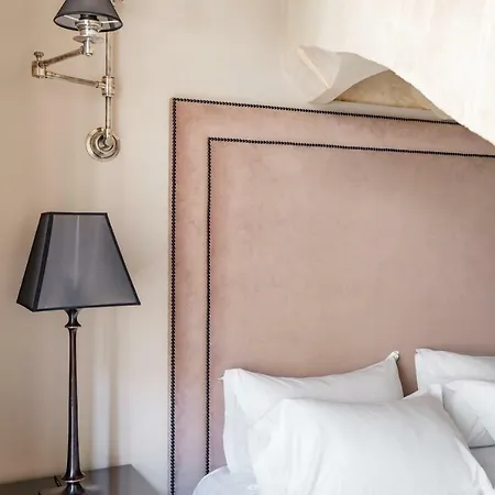 Le Presbytère 3* Paris