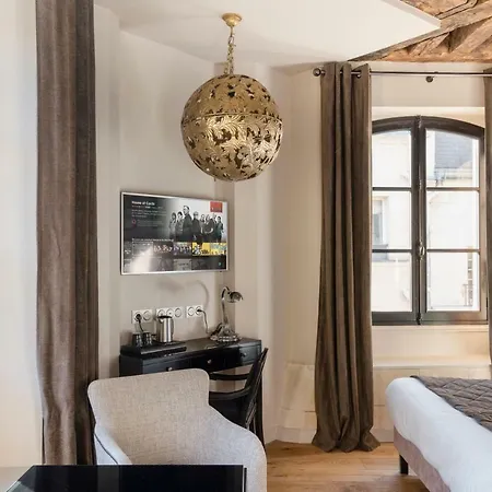 Le Presbytère 3* Paris